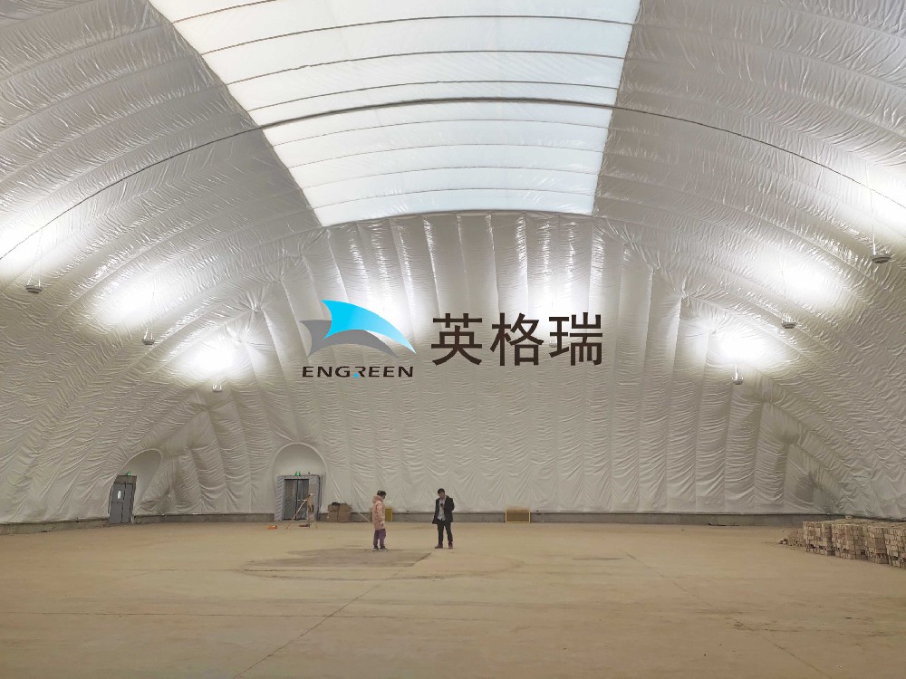 酷炫又實(shí)用的氣膜籃球館，到底是怎么搭建出來的？